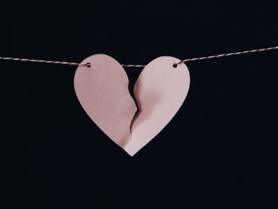 Anti-Valentine’s: Θες να δώσεις το όνομα του πρώην σου σε μια κατσαρίδα; Μπορείς!