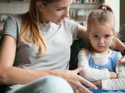 Τι συμβαίνει όταν ντροπιάζουμε τα παιδιά μας μπροστά σε άλλους;