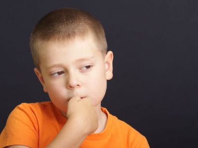 5 αποτελεσματικοί τρόποι για να σταματήσει το παιδί σας να τρώει τα νύχια του