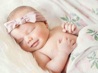 Η μοναδική στιγμή που τα μωρά αρχίζουν να χαμογελούν! (vid)