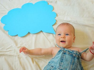 Ανάπτυξη ομιλίας μωρού: Βοηθήστε το να μιλήσει μέσα από δραστηριότητες και παιχνίδια (vid)