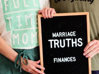 Μαμά μας συμβουλεύει πώς να διαχειριζόμαστε τα οικονομικά μας για να έχουμε έναν ευτυχισμένο γάμo