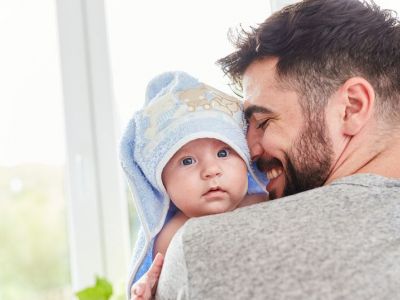 Πώς η ηλικία του πατέρα επηρεάζει την υγεία του παιδιού
