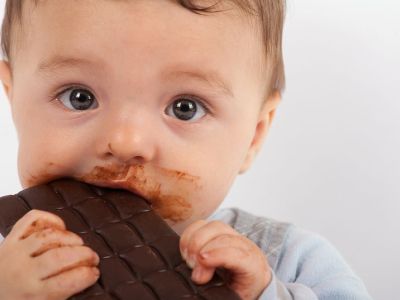 Σοκολάτα: Οφέλη και πότε μπορείτε να τη δώσετε στο μωρό σας