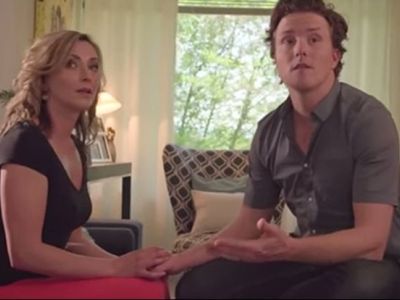 Αστείο βίντεο που δείχνει γιατί δεν μπορείς να κάνεις σοβαρή συζήτηση με τα παιδιά στο σπίτι