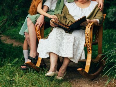 Ο σπουδαίος ρόλος της γιαγιάς και του παππού στη ζωή των παιδιών