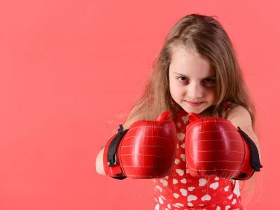 Πώς θα καταφέρετε να μεγαλώσετε ψυχικά ανθεκτικά παιδιά