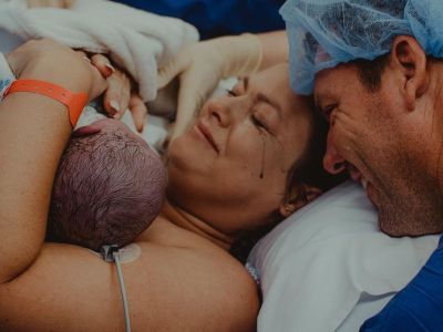 Ο «Γολγοθάς» της εξωσωματικής: 6,5 χρόνια, 80 ωοληψίες, 4 αποβολές, 1 καισαρική & 1 παιδί (pics)