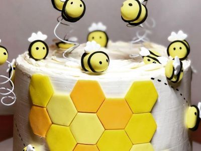 Φανταστικές τούρτες για τα γενέθλια της γλυκιάς σας μελισσούλας (pics)