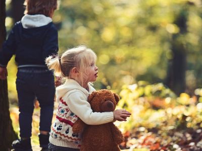 Επτά συμβουλές για να κάνουν τα παιδιά σας φίλους