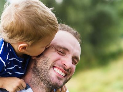 Με ποιους τρόπος ο πατέρας επηρεάζει την ψυχική ανάπτυξη του παιδιού;