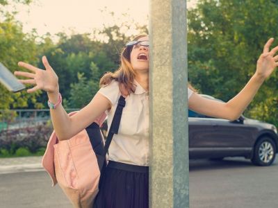 Waxting: Η επικίνδυνη συνήθεια των εφήβων