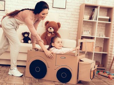 Επιστροφή στο σπίτι μετά τη δουλειά, ώρα να απασχοληθείτε με το παιδί σας