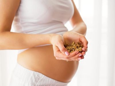 Ξηροί καρποί στην εγκυμοσύνη: Ποια είναι τα οφέλη από την κατανάλωσή τους;