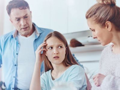 Προκλητική συμπεριφορά εφήβων: Πότε πρέπει να ανησυχήσουν οι γονείς;