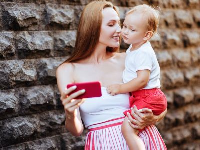 Πέντε φωτογραφίες των παιδιών που δεν πρέπει να δημοσιεύετε στα social media (pics)