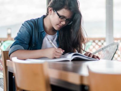 Τι μπορεί να τρώει το παιδί για να διαβάζει αποτελεσματικά για τις εξετάσεις