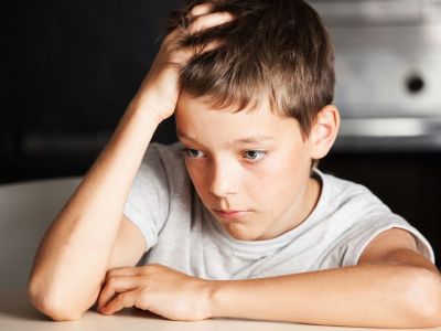 Κατάθλιψη στα παιδιά: 9 συμπτώματα που δεν πρέπει να αγνοήσεις (pics)