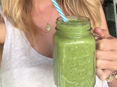 «Πώς θα ξεφουσκώσω μέχρι το καλοκαίρι»; Δοκίμασε αυτό το smoothie