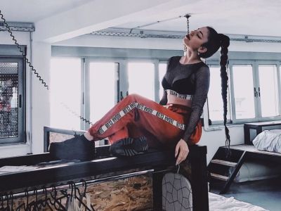 Natasha Kay: Ο,τι θες να ξέρεις για την αγαπημένη τραγουδίστρια των teens και όχι μόνο