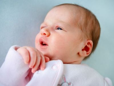 Γιατί τα μωρά κοιμούνται με ανοιχτά τα μάτια;