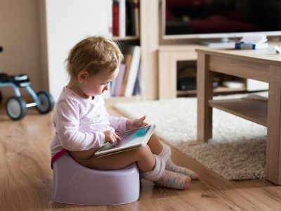 Από την πάνα στο γιογιό: Πώς θα καταφέρετε το δίχρονο κορίτσι σας να τα καταφέρει σε μία μέρα (vid)