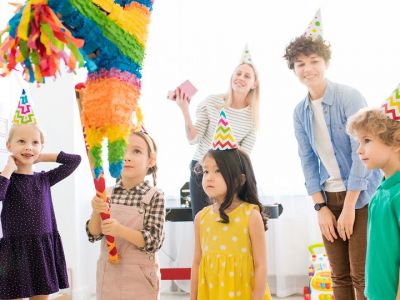 Πώς να φτιάξετε την πιο όμορφη πινιάτα (vid)