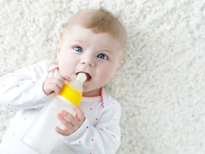 Mήπως δίνετε στο μωρό σας περισσότερο γάλα από ότι πρέπει; Τα 5 σημάδια που το μαρτυρούν