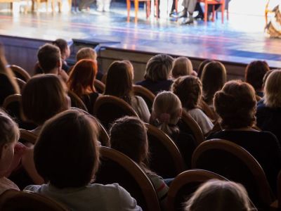 «Ο Κατακλυσμός» - Η νέα θεατρική μουσικό-χορευτική παράσταση στο θέατρο Γκλόρια