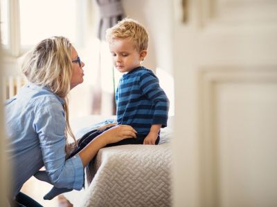 Τέσσερα σημάδια καθυστέρησης λόγου και ομιλίας του παιδιού (vid)