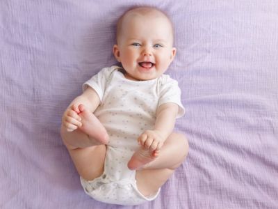 5+1 σημάδια που δείχνουν ότι έχετε ένα ευτυχισμένο μωρό (pics)