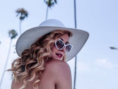 Πώς να φτιάξετε μόνες σας ένα καφτάνι παραλίας (vid)