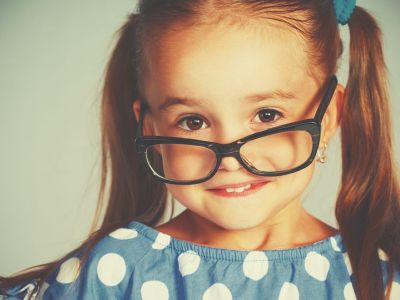 Πώς θα καταφέρετε τα παιδιά σας να φοράνε τα γυαλιά όρασής τους