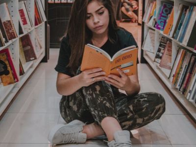 7 πράγματα που ΔΕΝ πρέπει να φορέσεις την πρώτη μέρα στο σχολείο