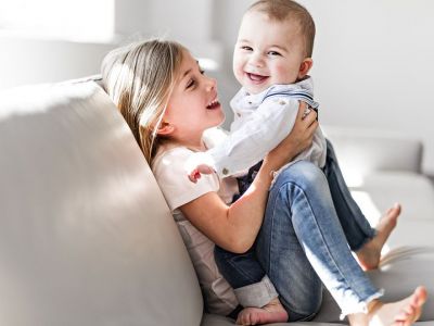 Γιατί τα παιδιά με μεγαλύτερο αδελφό αργούν συνήθως να μιλήσουν;