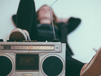 Τότε VS Τώρα: Πώς ακούγαμε μουσική στα 90s χωρίς το Internet και το YouTube;