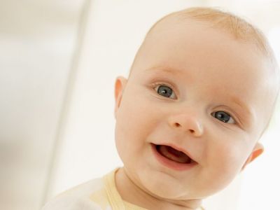 Τελικά τι καθορίζει τις πρώτες λέξεις του μωρού;