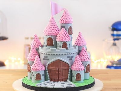 Πανεύκολη τούρτα κάστρο για τη μικρή σας πριγκίπισσα - Δείτε πώς θα τη φτιάξετε (vid)