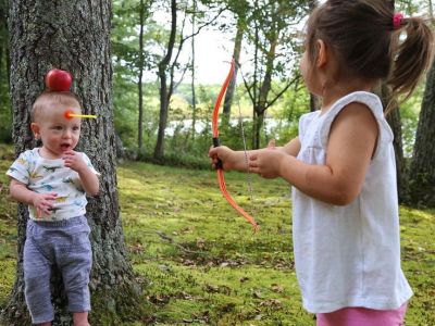 Μπαμπάς φωτογραφίζει τα παιδιά του με τον πιο αστείο τρόπο που έχετε δει (pics)