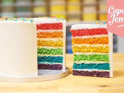 Εντυπωσιακή τούρτα ουράνιο τόξο - Δείτε πώς να τη φτιάξετε (vid)