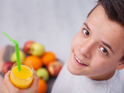 Παιδί & διατροφή: Ποια θρεπτικά συστατικά είναι σημαντικά για ένα αγόρι στην εφηβεία;