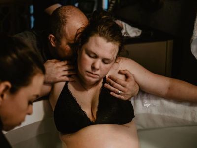 Μπαμπάδες δίνουν το "παρών" στη γέννα & ο φακός καταγράφει τις απίστευτες εκφράσεις τους (pics)