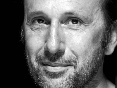 Μέγαρο Μουσικής: Μπαλάντα στους άδοξους ποιητές των αιώνων από τον Ρένο Χαραλαμπίδη