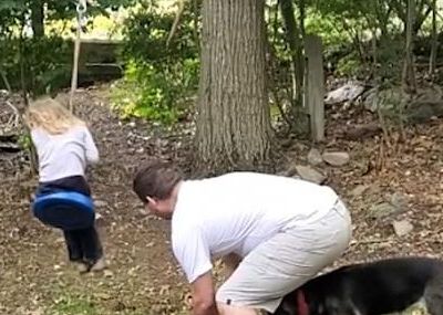 Αυτός ο μπαμπάς βρήκε τον πιο ξεκούραστο τρόπο να κάνει κούνια την κόρη του (vid)