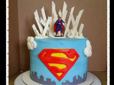 Τούρτα Superman - Δείτε πώς θα τη φτιάξετε βήμα βήμα (vid)