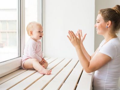 Τι μπορεί να κάνει ένα βρέφος 6 μηνών;