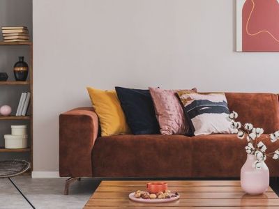 Ανανεώστε τα μαξιλάρια του καναπέ σας εύκολα και οικονομικά - Δείτε πώς (vid)