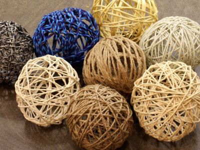 Ρουστίκ χριστουγεννιάτικες μπάλες - Δείτε πώς θα τις φτιάξετε (vid)