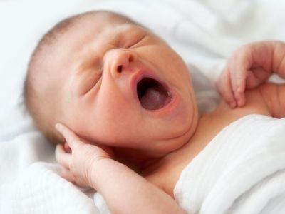 Εννέα σημάδια που σας λένε ότι το μωρό σας είναι κουρασμένο