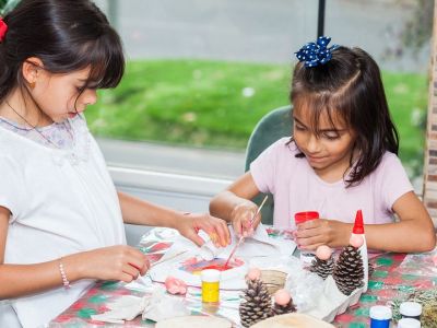 Εύκολες και φθηνές DIY χριστουγεννιάτικες κατασκευές (vid)